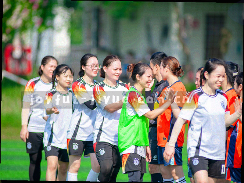 图形化的手指点击安全区与文本行距标尺，表达48像素点击范围和1.7行距